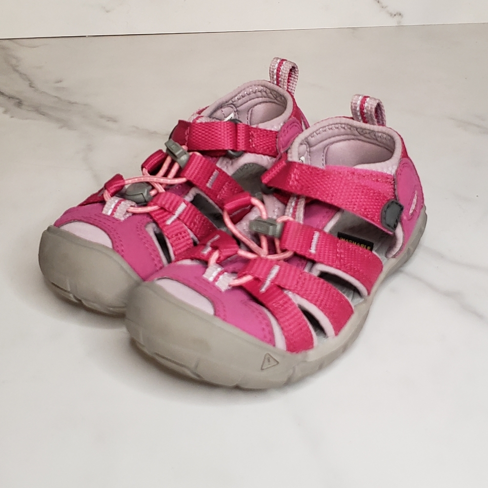 KEEN toddler girl Seacamp II CNX pink shoes size 9